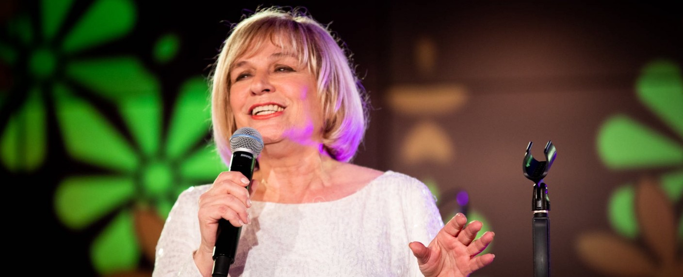 Florian Silbereisen verabschiedet Mary Roos mit Überraschungsshow – Sängerin wurde von Schlager-Kollegen gefeiert – Bild: SWR/​Screenshot