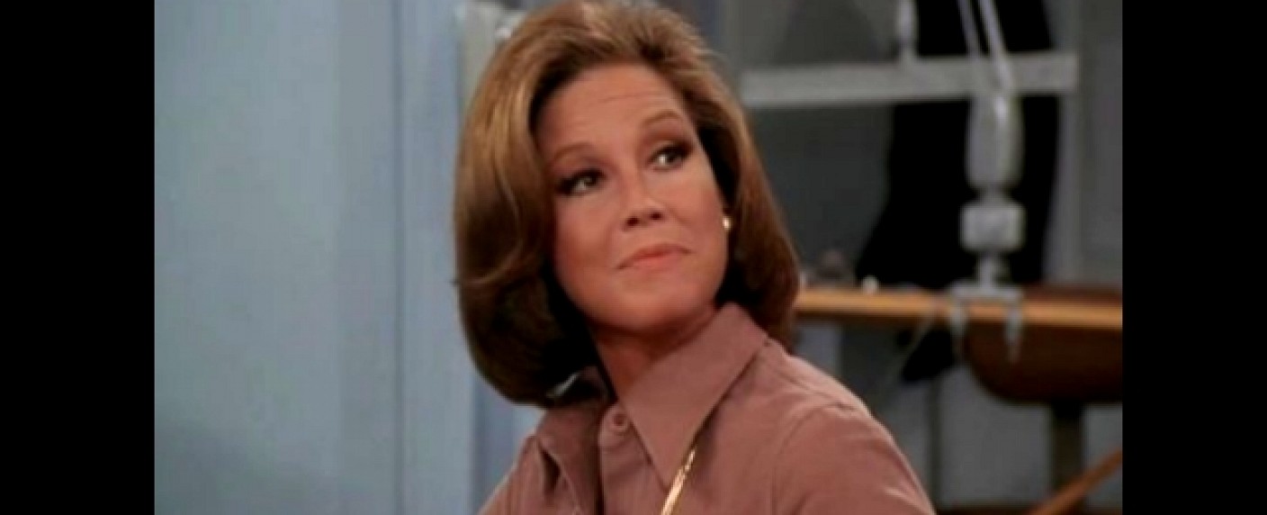 Mary Tyler Moore im Alter von 80 Jahren gestorben – Ikone des US-Fernsehens und des Comedy-Genres – Bild: YouTube/​Screenshot