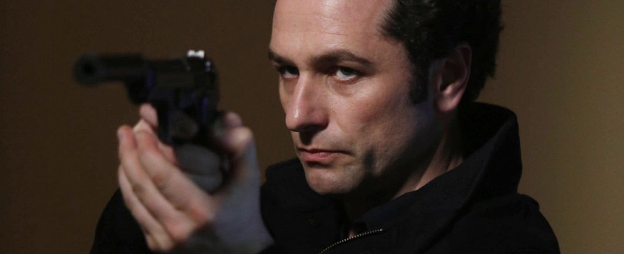 „The Beast in Me“: „Homeland“- und „The Americans“-Stars in neuem Netflix-Thriller vereint – Autorin mit Schreibblockade rätselt über neuen Nachbarn – Bild: FX Networks