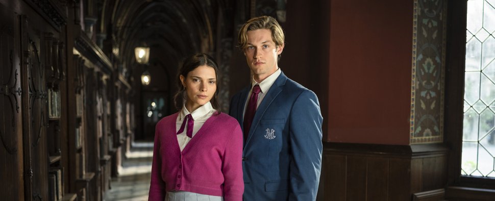 „Maxton Hall“ mit Harriet Herbig-Matten und Damian Hardung (v. l.) – Bild: Amazon MGM Studios