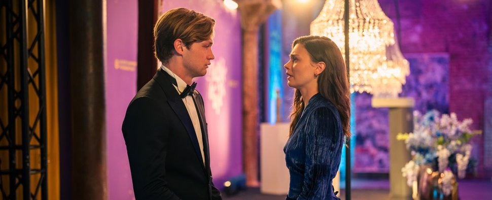James Beaufort (Damian Hardung) und Ruby Bell (Harriet Herbig-Matten) – Bild: Prime Video/Stephan Rabold