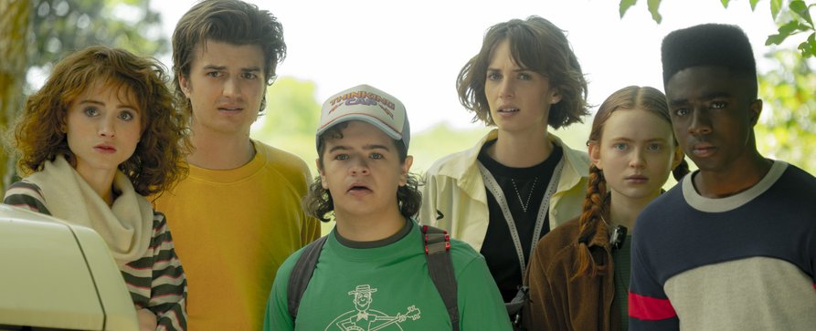 „Stranger Things“-Star übernimmt Hauptrolle in Netflix-Bestselleradaption – „The God of the Woods“ handelt von mysteriösem Vermisstenfall in reicher Familie – Bild: Netflix/​Tina Rowden