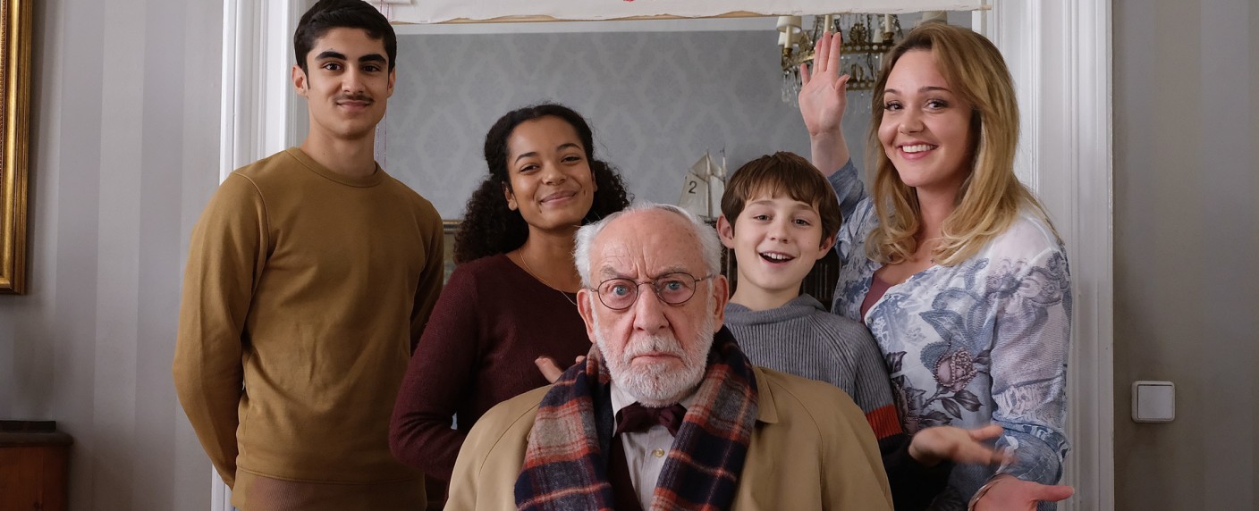 [UPDATE] „Mein Freund, das Ekel“ mit Dieter Hallervorden: Starttermin für Serienfortsetzung – Sechsteilige Comedyserie mit Alwara Höfels und Horst Günter Marx im ZDF – Bild: ZDF/​Conny Klein