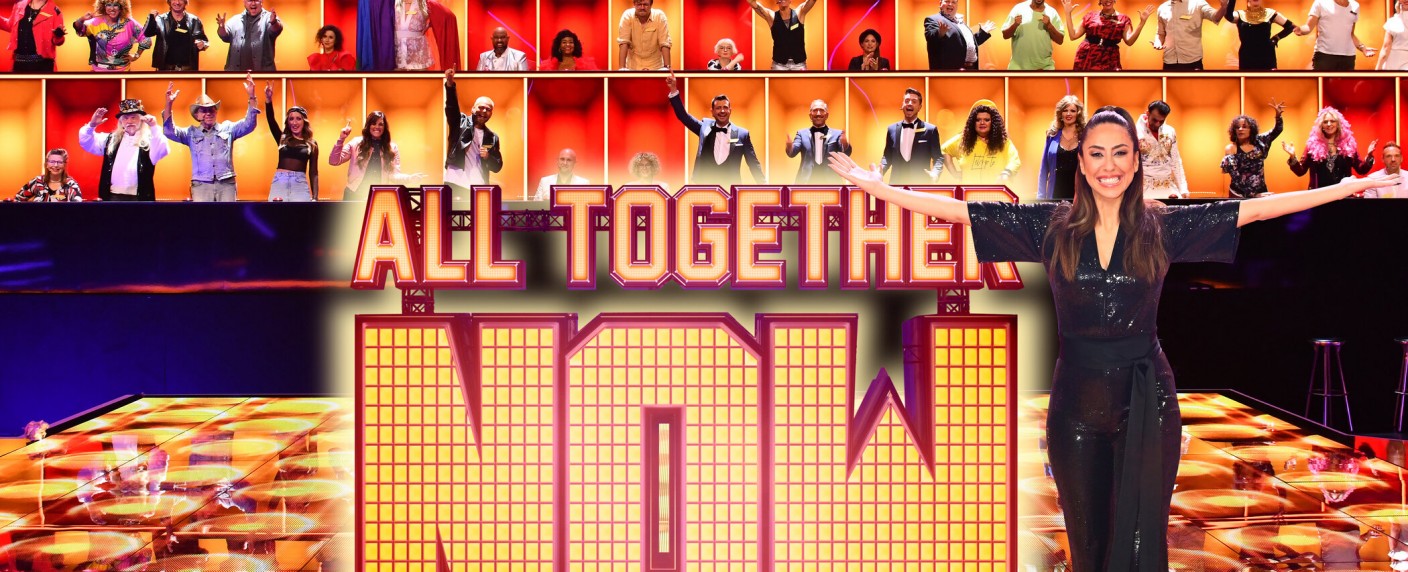 „All Together Now“: Neue Musikshow erbt Sendeplatz von „The Voice Kids“ – Moderatorin Melissa Khalaj schickt Kandidaten vor 100-köpfige Jury – Bild: Sat.1/​Willi Weber