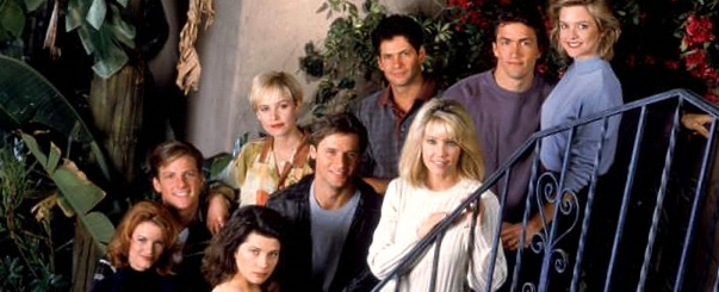 Passion wiederholt „Melrose Place“ ab Mai – Das intriganteste Apartmenthaus der Soap-Geschichte kehrt zurück – Bild: FOX