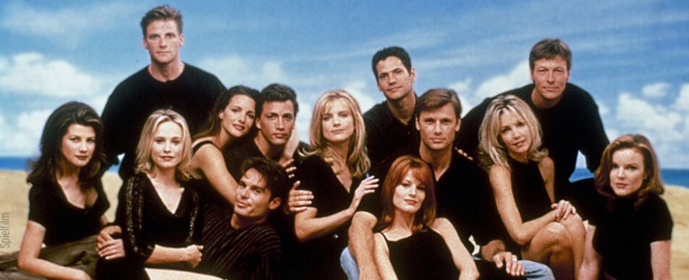 „Melrose Place“: Diese drei Darstellerinnen haben für eine Neuauflage zugesagt – Fortsetzung sucht derzeit nach einem Abnehmer – Bild: FOX