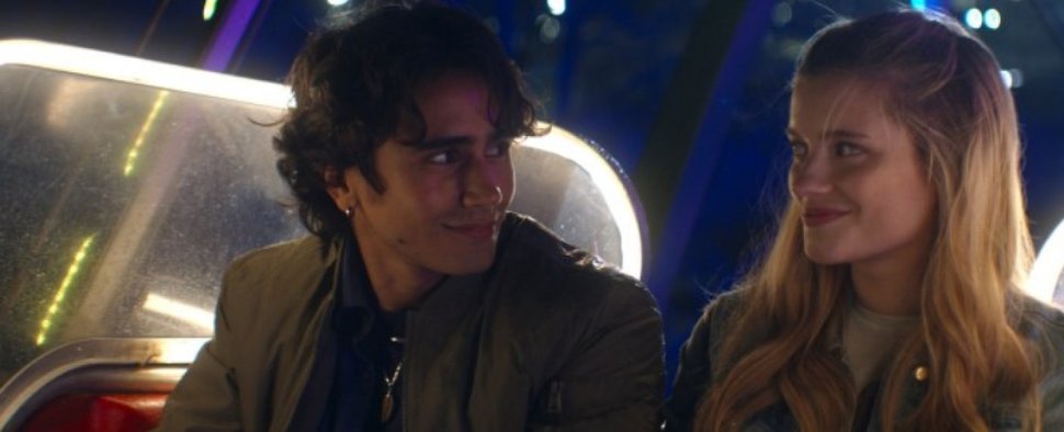 Michael Cimino und Mia Healey in „Motorheads“ – Bild: Amazon MGM Studios
