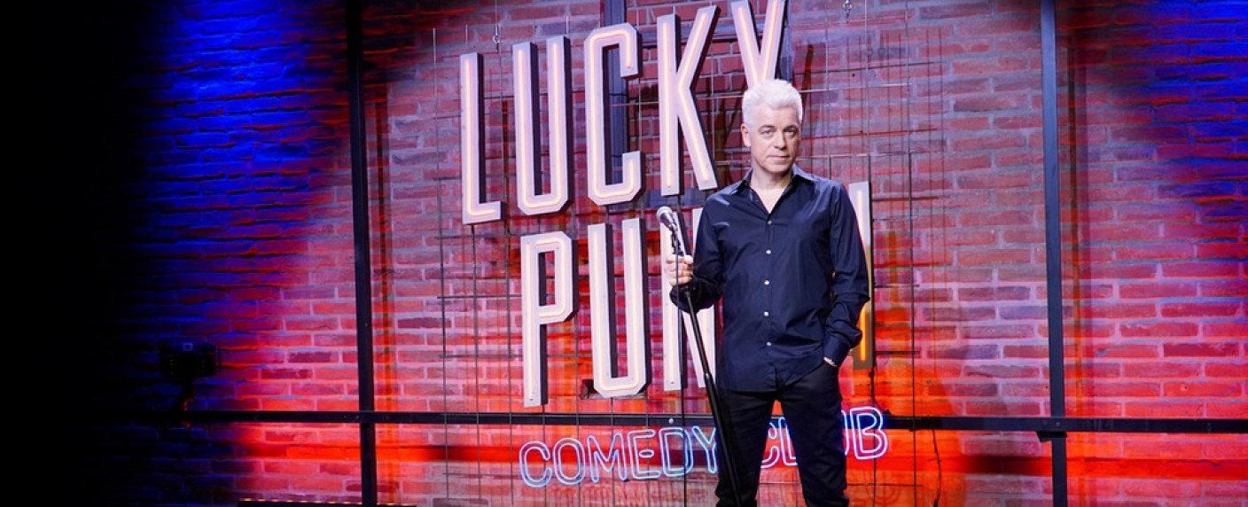 „Mittermeiers Lucky Punch Comedy Club“ geht in die zweite Staffel – Michael Mittermeiers Stand-up-Comedyshow im BR wird fortgesetzt – Bild: BR/​yo man/​David Mellein