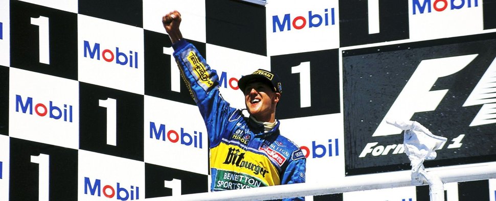 Michael Schumacher 1994 beim Gewinn seines ersten WM-Titels – Bild: TVNOW