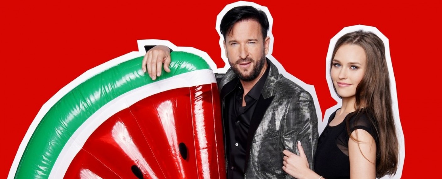 Quoten: „Sommerhaus der Stars“ gelingt spektakulärer Rekordstart – Solider Auftakt für neue „MacGyver“-Staffel, „7 Töchter“ geht bei VOX völlig baden – Bild: TVNOW/​Stefan Gregorowius