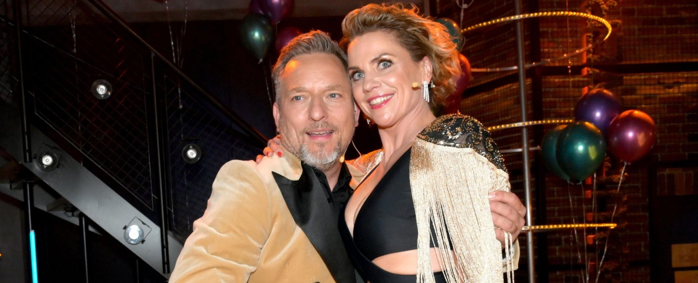 Schlagerwettbewerb bei „GZSZ“: Yvi (Gisa Zach) und Michi (Lars Pape) treten als Duo auf – Gastauftritte von Norman Langen, Steffi Brungs und Madlen Rausch in RTL-Soap – Bild: RTL/​Rolf Baumgartner