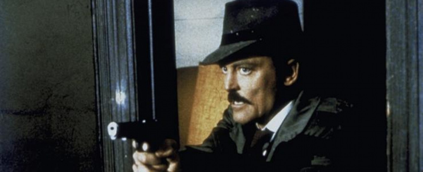 kabel eins classics wiederholt „Mike Hammer“ – Re-Run von „Drei Engel für Charlie“ ebenfalls ab Mai – Bild: Columbia Pictures Television