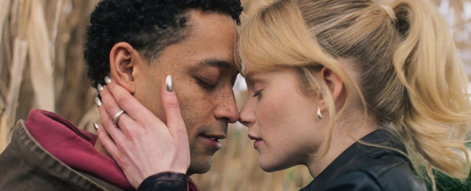 „Mint“ mit Ben Coyle-Larner und Emma Laird – Bild: BBC Studios