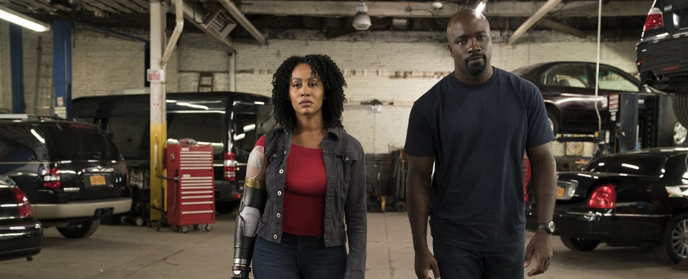 „Marvel’s Luke Cage“: Der Held von Harlem trifft im neuen Trailer sein Gegenstück – Cage ist ab Juni nicht mehr der einzige unverletzliche Koloss – Bild: David Lee/​Netflix