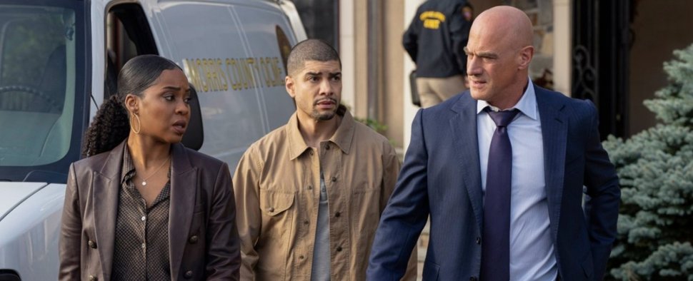 Mit der fünften Staffel von „Law & Order: Organized Crime“ wieder da: (v. l.) Danielle Moné Truitt, Rick Gonzalez und Christopher Meloni – Bild: Peacock