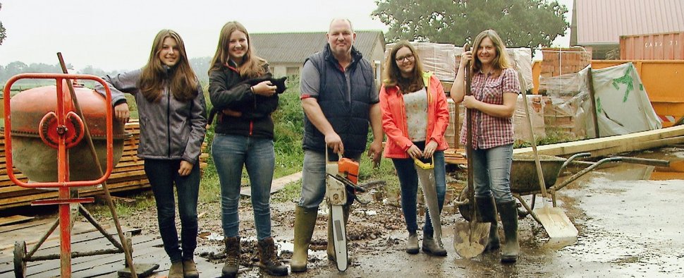 „Mit Herz und Hammer“: Familie Valentin restauriert den Pferdehof – Bild: ZDF/Andrea Afflerbach