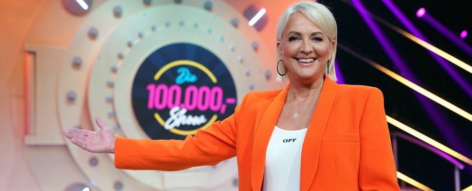 Moderatorin Ulla Kock am Brink kehrte erfolgreich mit der „100.000 Mark Show“ zu RTL zurück – Bild: RTL / Guido Engels