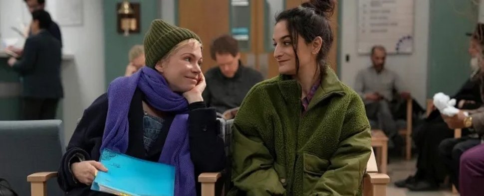 Molly (Michelle Williams, l.) und Nikki (Jenny Slate) in „Dying for Sex“ – Bild: Sarah Shatz/FX