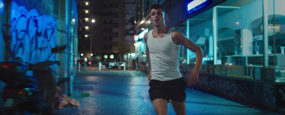Momo (Xidir Koder Alian) in „Asbest“ – Bild: ARD Degeto Film/Pantaleon Films GmbH/Repro