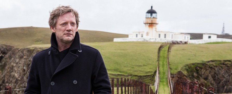 „Mord auf Shetland“: An diesem Tag startet die siebte Staffel – Free-TV-Premiere für die letzten Fälle von Douglas Henshall – Bild: ARD Degeto/​ITV Studios/​BBC Scotland/​Neil Davidson