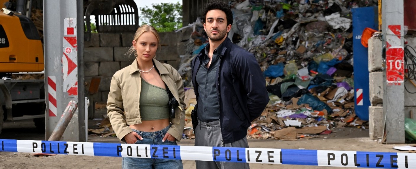 „Mord im Revier“: RTL dreht neuen Ruhrpott-Krimi mit Eidin Jalali („Der Schwarm“) und Caro Cult („Babylon Berlin“) – Neue Krimireihe von „Faking Hitler“-Macher in Arbeit – Bild: RTL/​Hardy Spitz