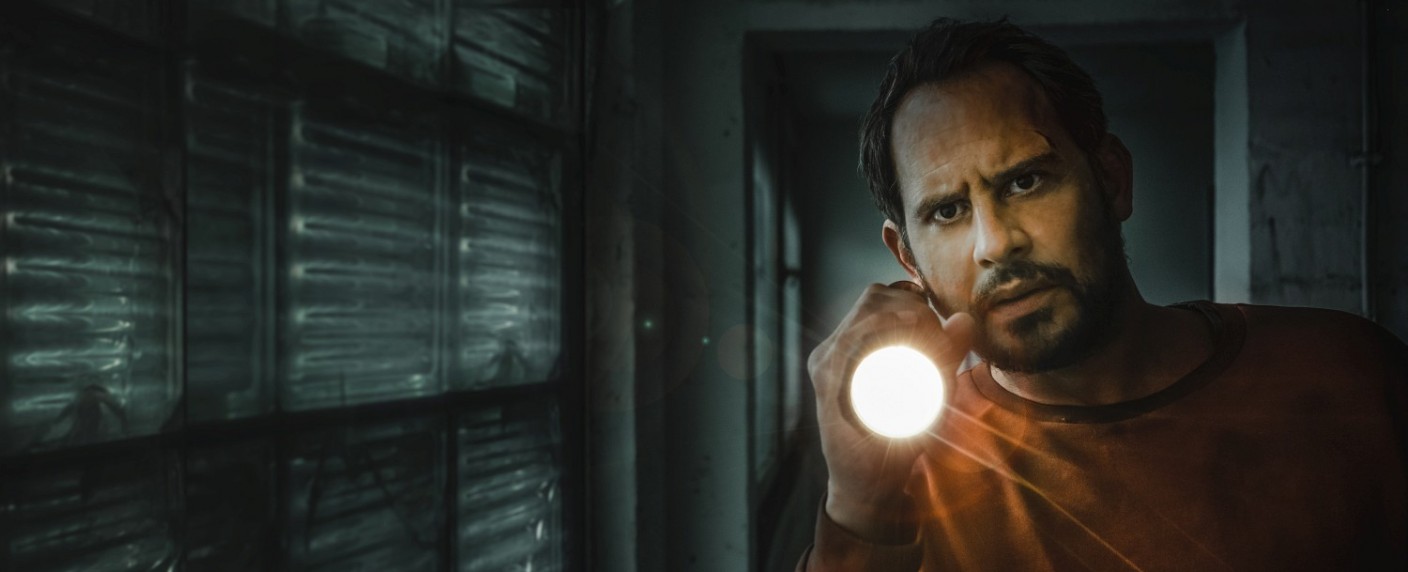 Vor dem Start von „Blackout“: Moritz Bleibtreu soll in Miniserie die Welt retten – Review – Bestselleradaption entwickelt wenig erzählerische Energie – Bild: Gordon A. Timpen /​ Joyn /​ SAT.1 /​ W&B