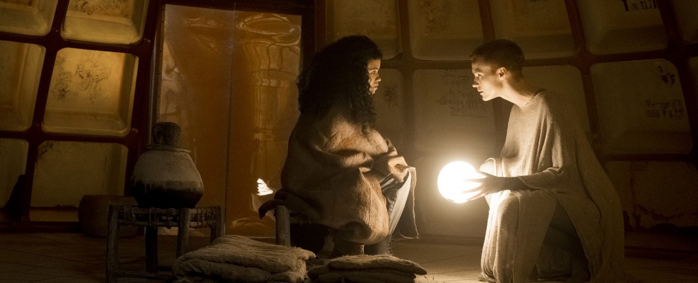 „Raised By Wolves“: Science-Fiction-Serie von Ridley Scott für zweite Staffel verlängert – Ringen um die Zukunft der Menschheit geht weiter – Bild: Coco Van Oppens/​ Warner Media LLC. All Rights Reserved