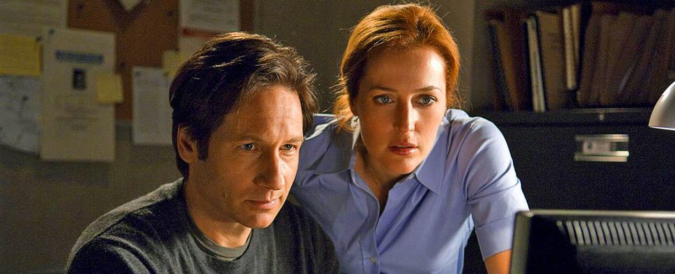 Mulder (David Duchovny) und Scully (Gillian Anderson) in „Akte X“ – Bild: 20th Century Fox TV