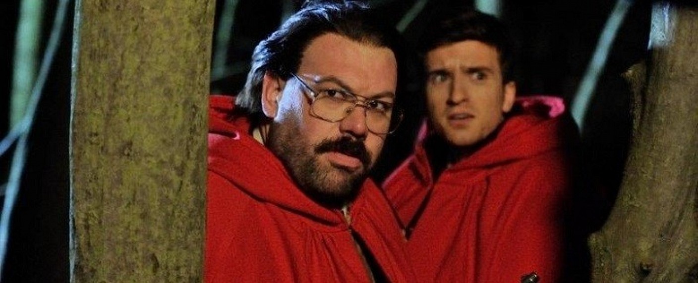 BBC Three gibt „Murder In Successville“ Serienbestellung – Mischung aus Sitcom, Improshow und Murder-Mystery – Bild: BBC Three