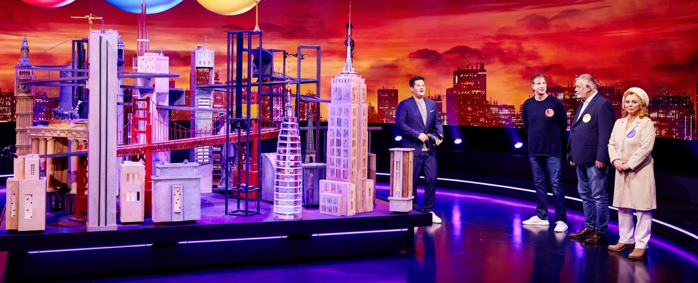 Quoten: „Murmel Mania“ legt tollen Start hin, „Jenke. Crime.“ steigert sich – Auch Münz-Quiz „Rolling“ legt zu, ARD-Serien buchen wieder Gesamtsieg – Bild: TVNOW/​W. Rutten