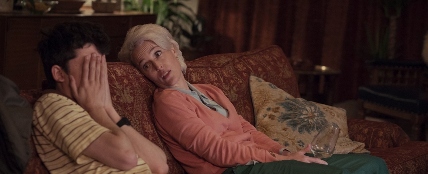 „Sex Education“: Gillian-Anderson-Dramedy hat zu wenig Saft und Kraft – Review – Britische Serie über das Sexleben von Teenagern bleibt in gewohnten Bahnen – Bild: Sam Taylor/​Netflix