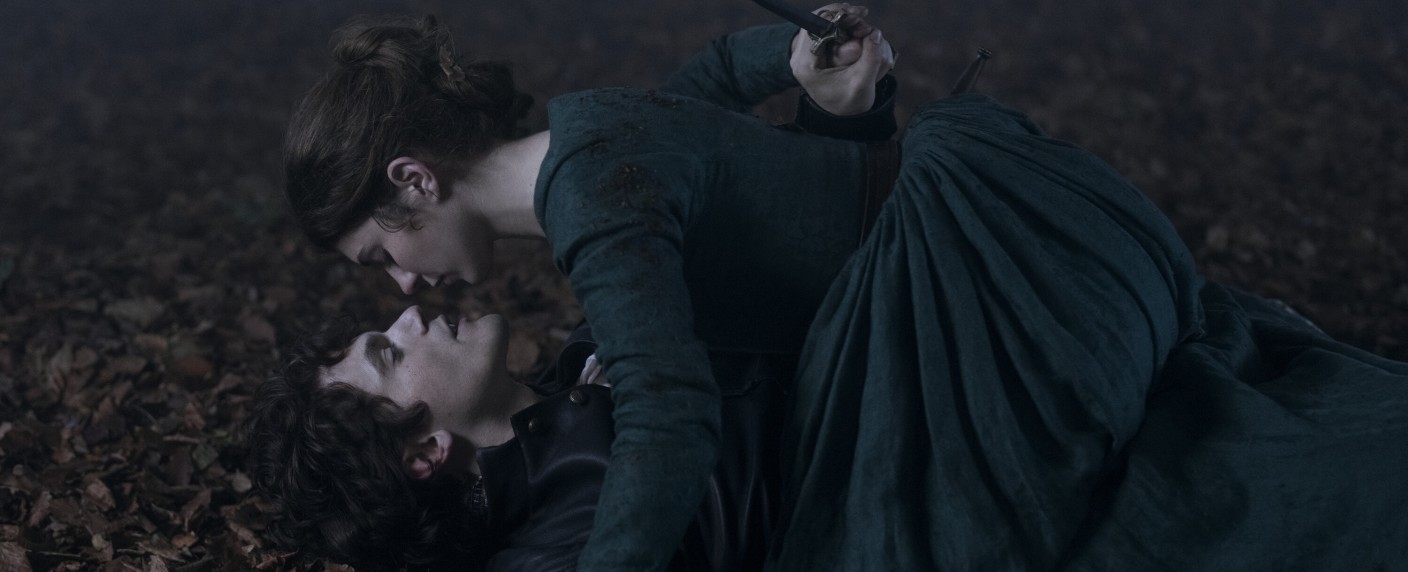 „My Lady Jane“ von Prime Video: „Bridgerton“ in dirty und mit Rockmusik – Review – New-Adult Historienserie verführt mit viel Provokation – Bild: Jonathan Prime/​Prime Video