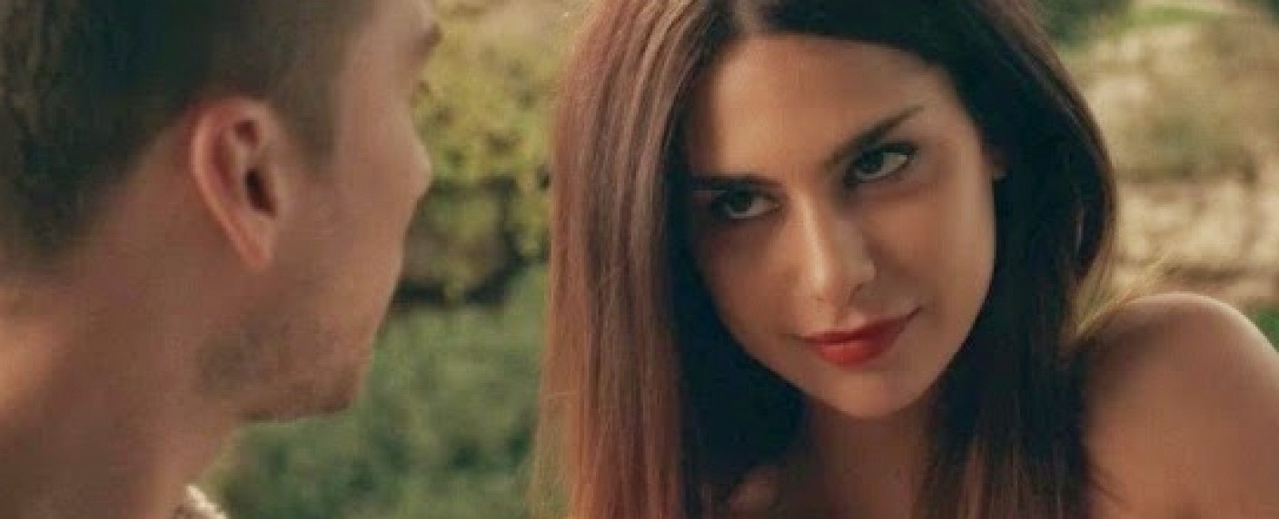 „Breed“ besetzt weibliche Hauptrollen – Nadia Hilker und Amber Clayton in TNT-Mysteryserie – Bild: XYZ Films