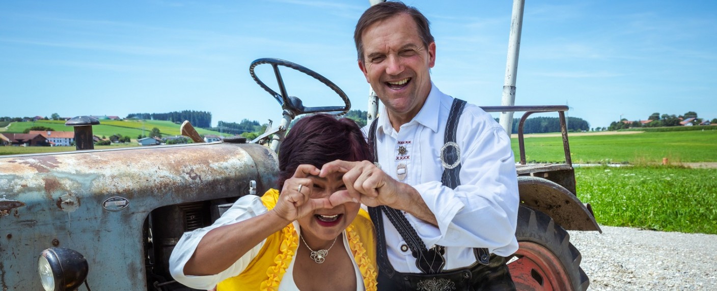 „Narumol & Josef“: „Bauer sucht Frau“-Paar erhält eigene Doku-Soap – „Unsere Geschichte geht weiter!“ bei RTL Zwei – Bild: RTL Zwei/​Kathrin Kraus