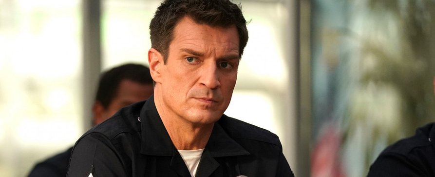 „The Rookie“-Star Nathan Fillion wird für „Lanterns“ zum Superhelden – Ensemble der neuen HBO-Serie wächst weiter – Bild: ABC