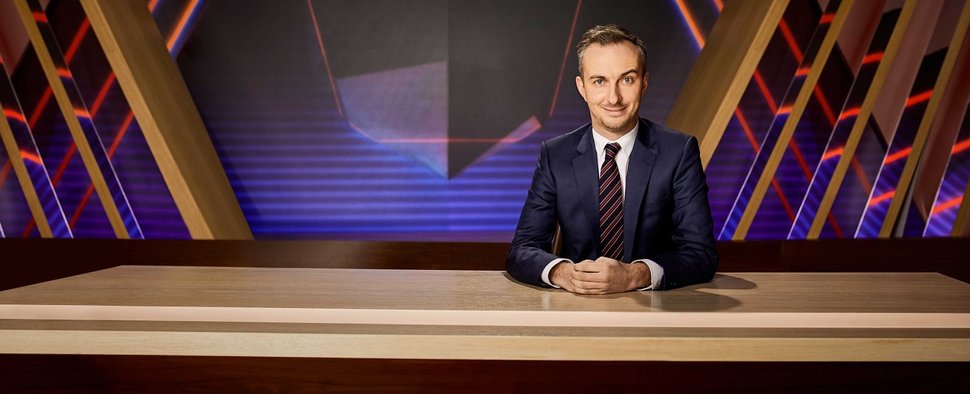 Jan Böhmermann als Moderator des „NEO Magazin Royale“ – Bild: obs/ZDFneo/Ben Knabe
