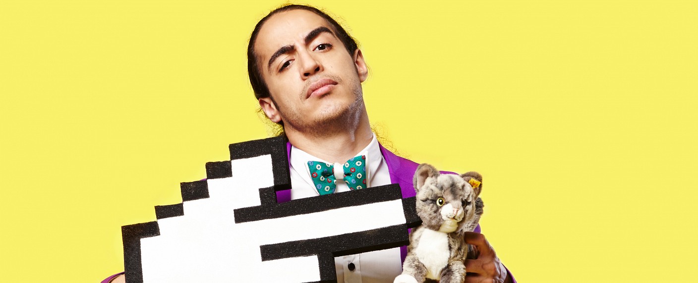 „Netz-O-Rama“: Comedian Masud präsentiert „freshe Funvideos für Follower“ – Sechsteilige Comedy-Central-Eigenproduktion ab Ende August – Bild: Comedy Central