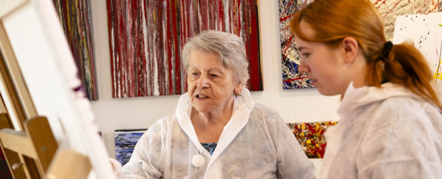 „Wir sind Teens und ihr seid alt“: VOX-Generationen-Experiment wird fortgesetzt – Jugendliche treffen auf Senioren – Bild: VOX/​Annette Etges