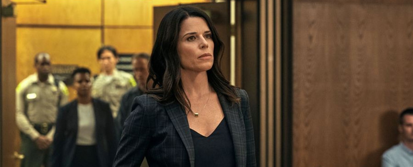 Neve Campbell springt von „The Lincoln Lawyer“ zu „Avalon“ – Neuer ABC-Krimi statt sechster „Scream“-Film – Bild: Netflix