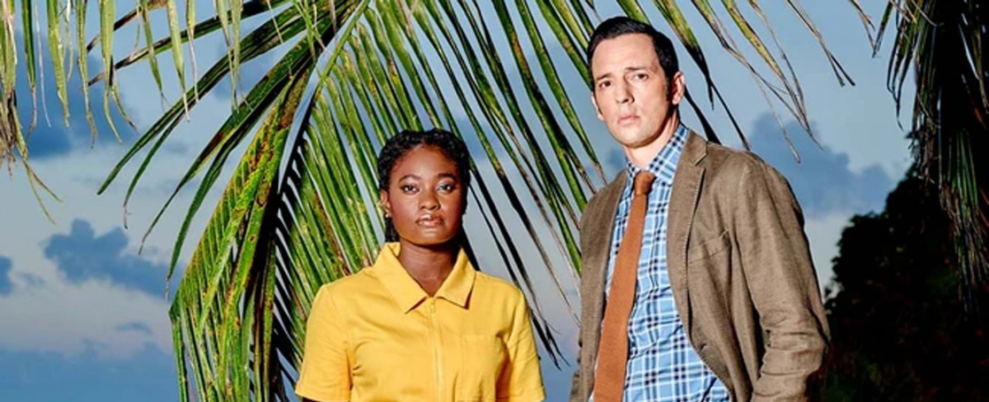 „Death in Paradise“: Zwölfte Staffel mit Ralf Little feiert bei der BBC Premiere – Frische Folgen mit vielen bekannten Gastdarstellern – Bild: BBC
