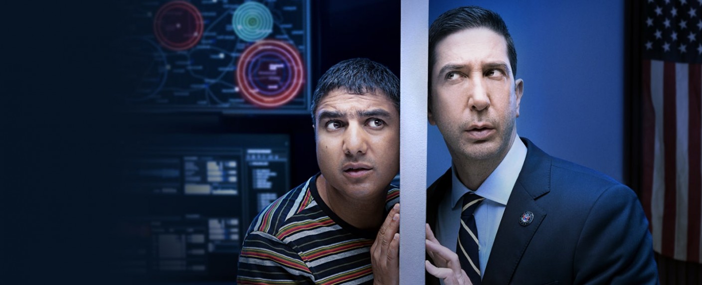 „Intelligence“ mit David Schwimmer („Friends“): Deutschlandpremiere angekündigt – Sky nimmt die Spionage-Comedy von und mit Nick Mohammed ins Programm – Bild: Peacock