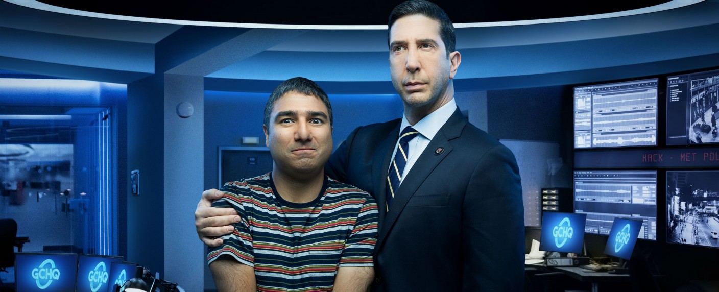 „Intelligence“: Sky Comedy zeigt nach kurzer Pause auch zweite Staffel – Spionage-Komödie mit „Friends“-Star David Schwimmer – Bild: Sky