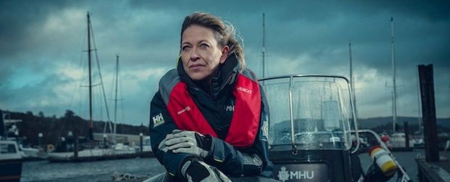 „Annika – Mord an Schottlands Küste“: Britischer Krimi mit Nicola Walker kommt ins Free-TV – Mord und Naturschönheiten im Umfeld von Glasgow – Bild: Alibi