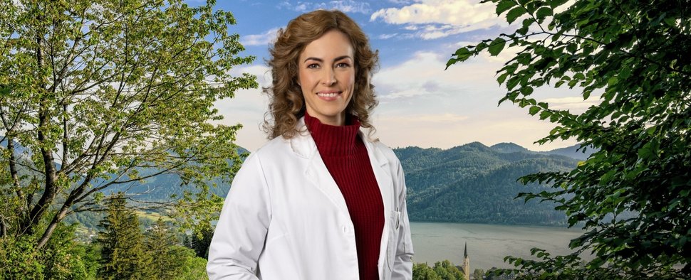 Nina Schmieder verstärkt als Dr. Ella Wagner „Die Landarztpraxis“. – Bild: Sat.1/Willi Weber