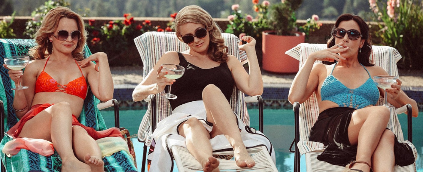 „American Woman“: Unterhaltsam, nicht originell – Review – Alicia Silverstone kämpft sich durch 1970er-Jahre-Arbeitswelt – Bild: Paramount Network