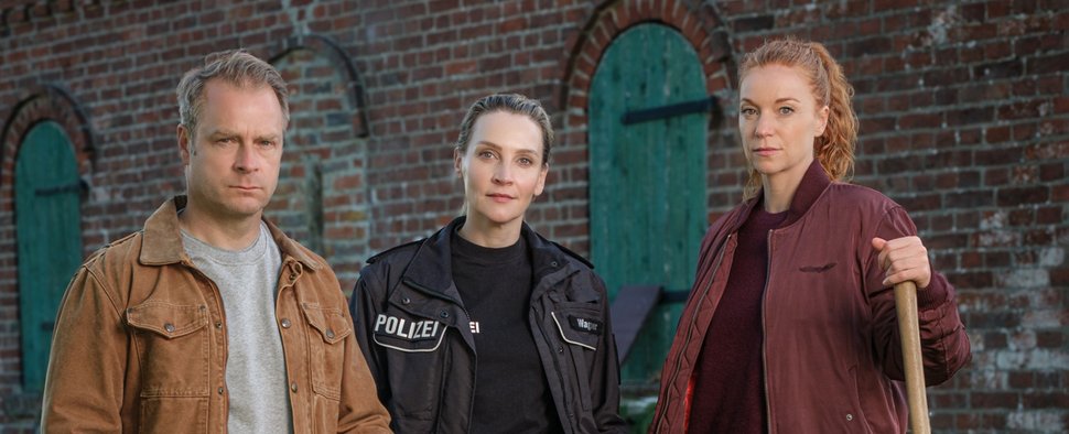 „Nord bei Nordwest“ mit Hinnerk Schönemann, Jana Klinge und Marleen Lohse (v. l.) – Bild: NDR/Gordon Timpen