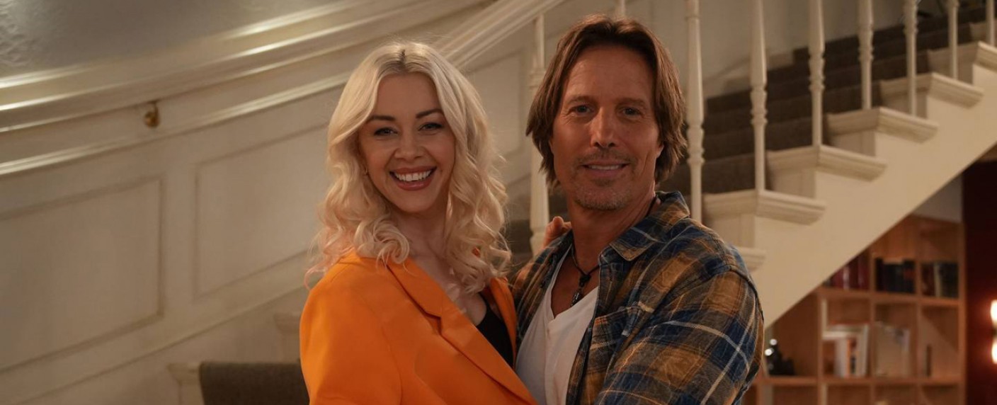 „Rote Rosen“: Ex-„Let’s Dance“-Profitänzerin besucht Lüneburg – Tanz-Coach Oana Nechiti gibt ihr Schauspieldebüt in der ARD-Telenovela – Bild: ARD/​Nicolas Stöcken