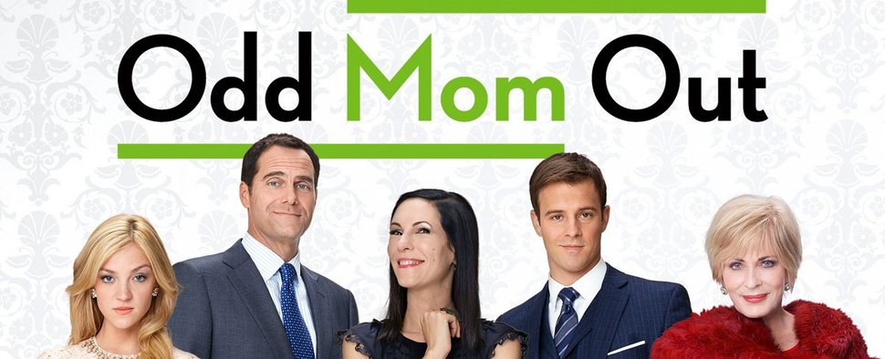 „Odd Mom Out“: Jill (Jill Kargman, M.) mit Ehemann Andy (Andy Buckley, 2. v.l.) und seiner Familie – Bild: Bravo