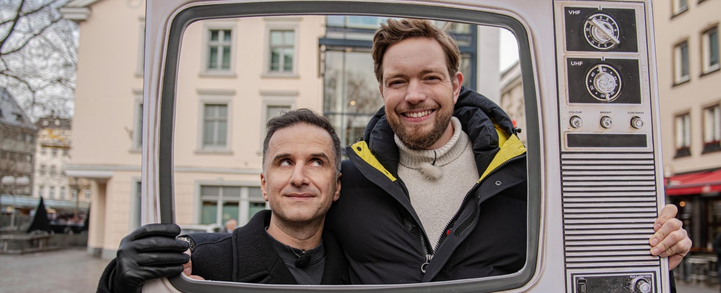 „Bratwurst & Baklava – Die Show“: Neue Folgen auf neuem Sendeplatz – Bielendorfer und Cosar melden sich mit ihrer ProSieben-Comedy zurück – Bild: Seven.One/​Steffen Z. Wolff