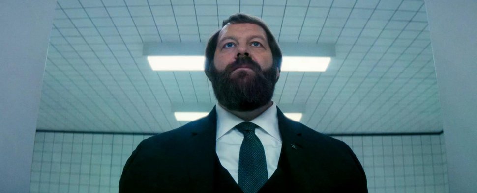 Ólafur Darri Ólafsson sorgt als Mr. Drummond in „Severance“ für Gänsehaut – Bild: Apple TV
